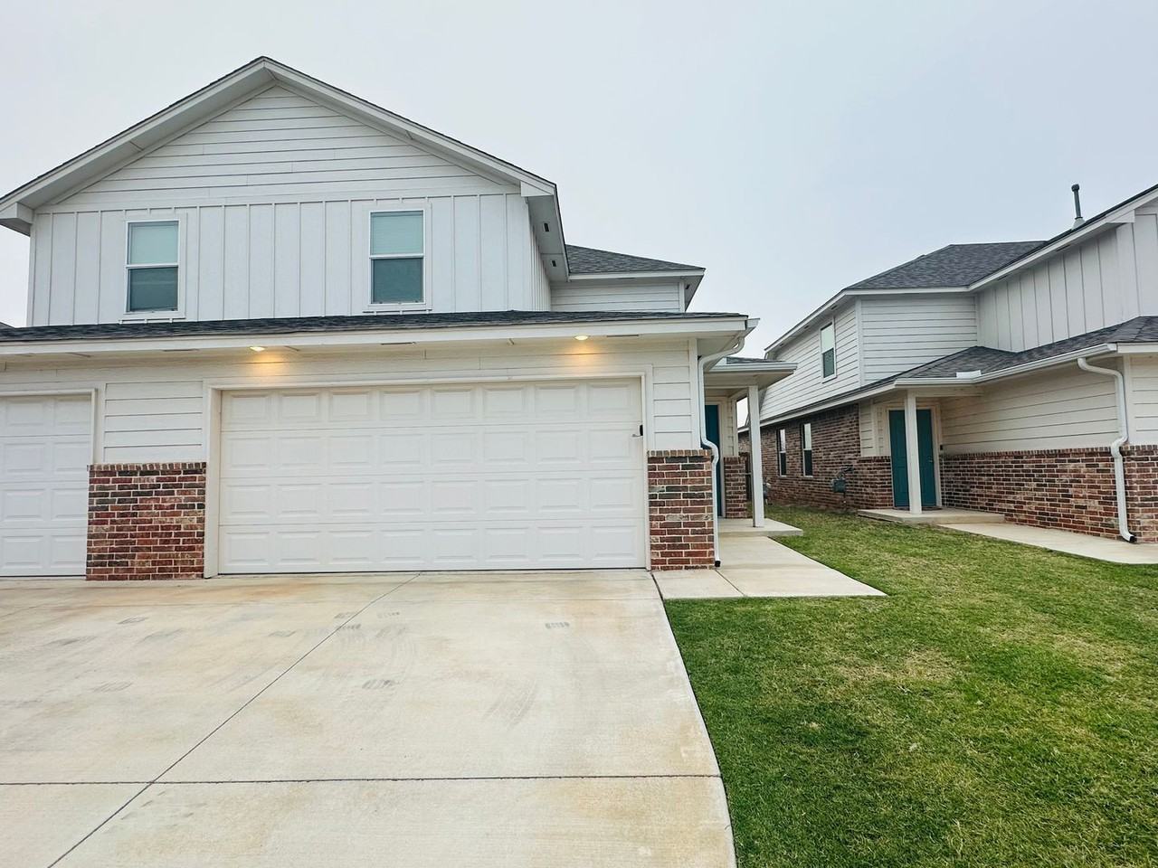 10809 Northwest 119th Street - Photo 2 of 41