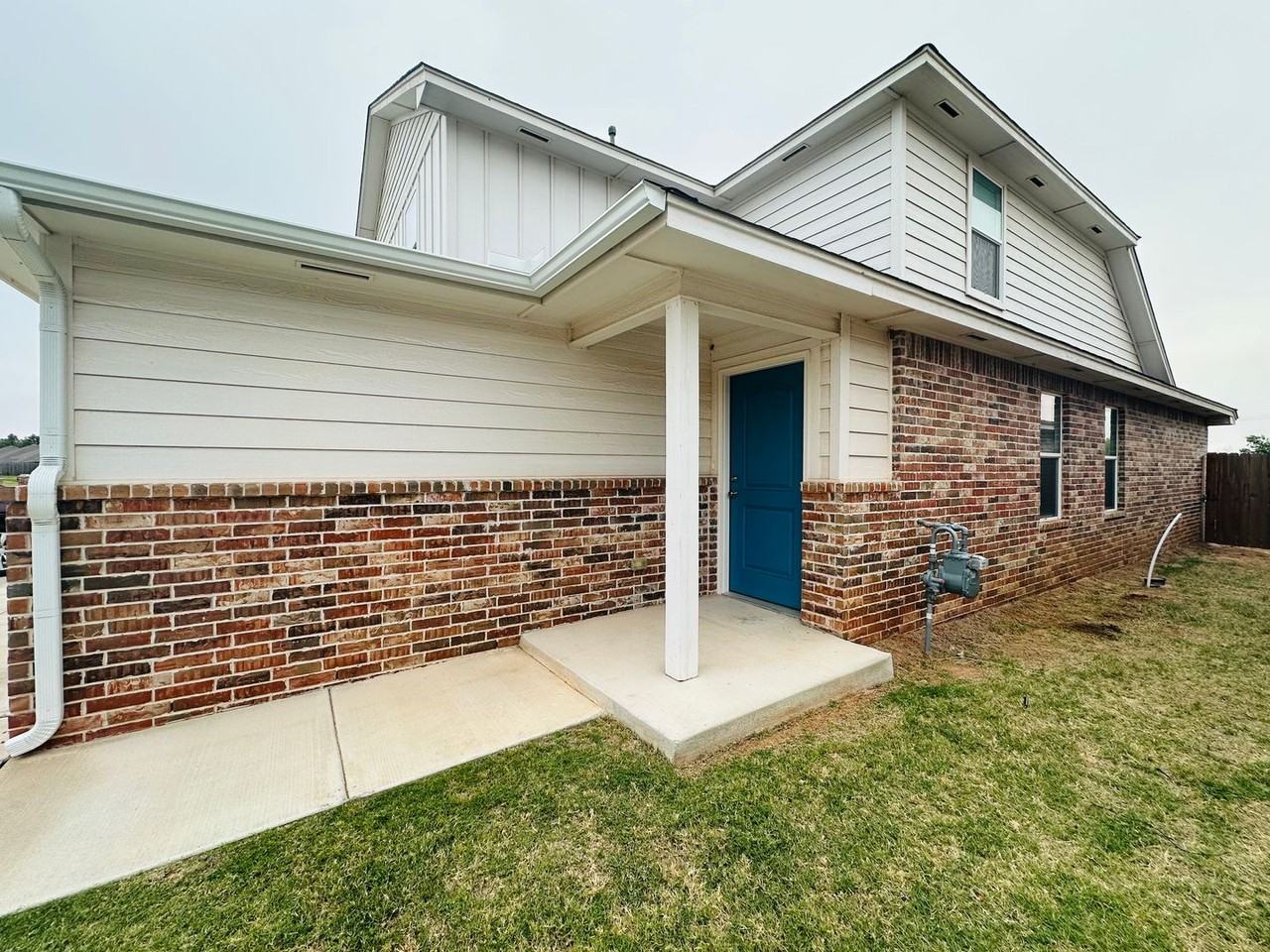 10809 Northwest 119th Street - Photo 4 of 41