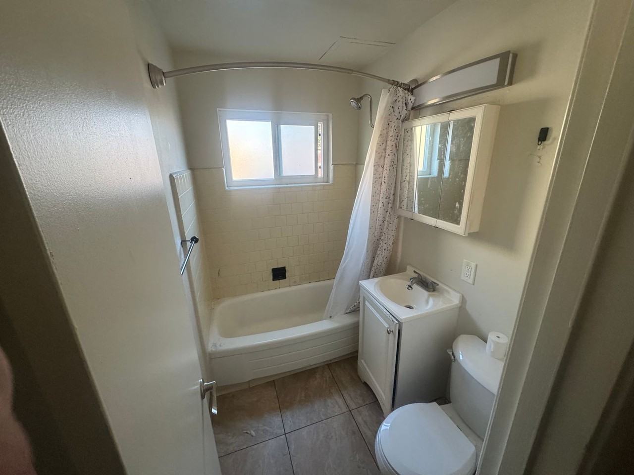 419 - 67 N. Jackson Avenue - Photo 2 of 50