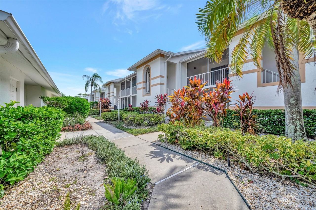 6904 Drewrys Blf - Photo 6 of 26