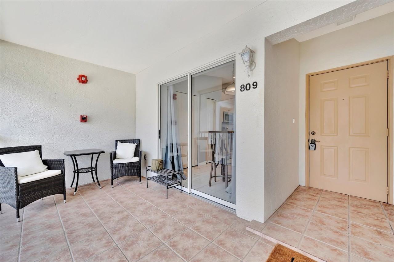 6904 Drewrys Blf - Photo 7 of 26