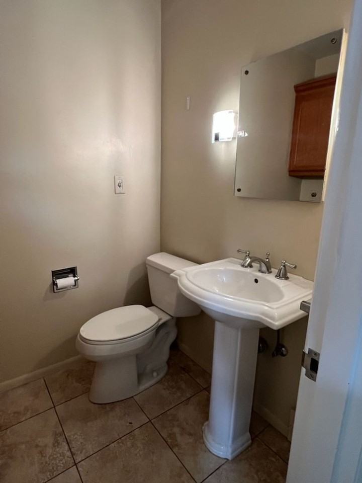 133 S Franklin Ave - Photo 7 of 31