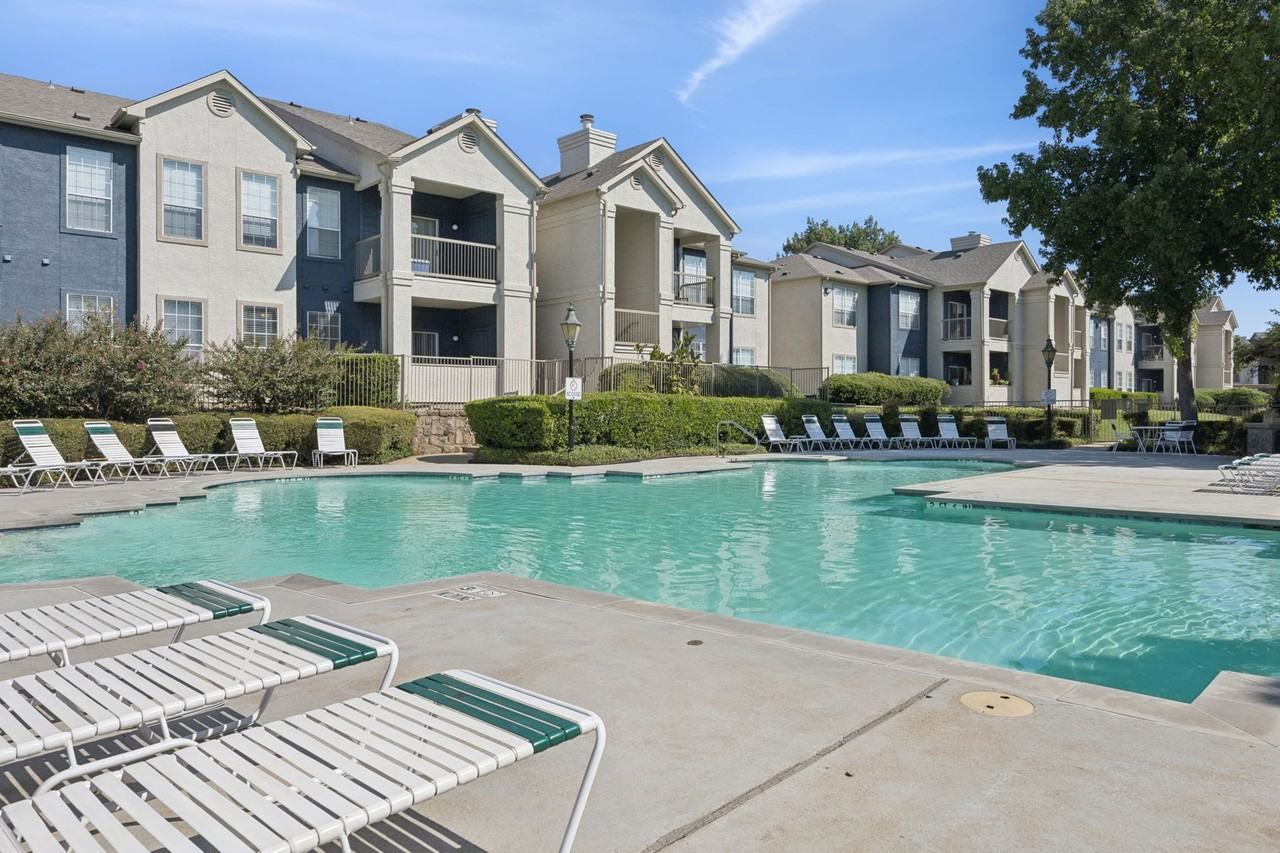 The Villas of Parkhaven - Photo 2 of 50