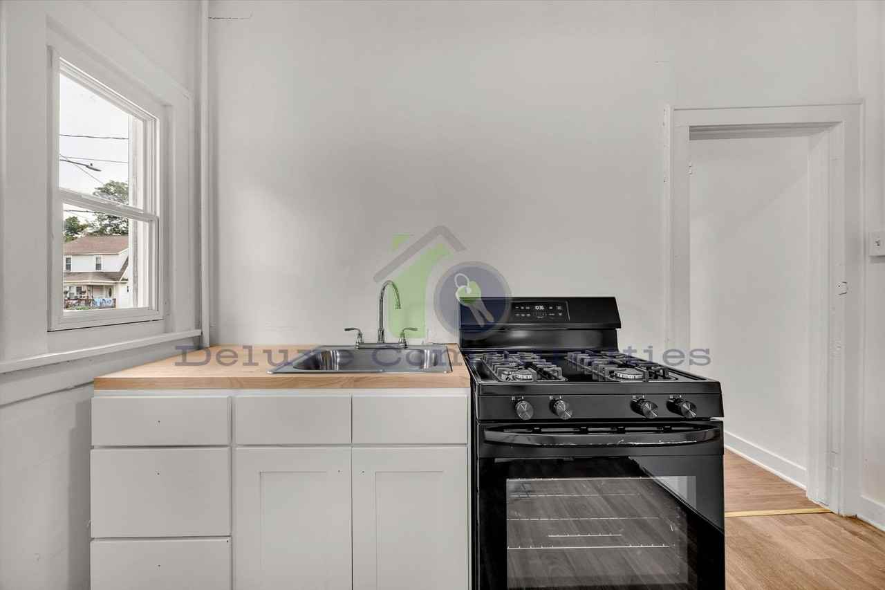 1928 Darwin Ave Sw #2 - Photo 7 of 24
