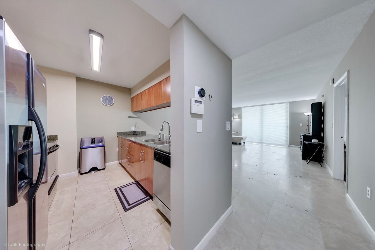 1200 Brickell Bay Dr - Photo 4 of 15