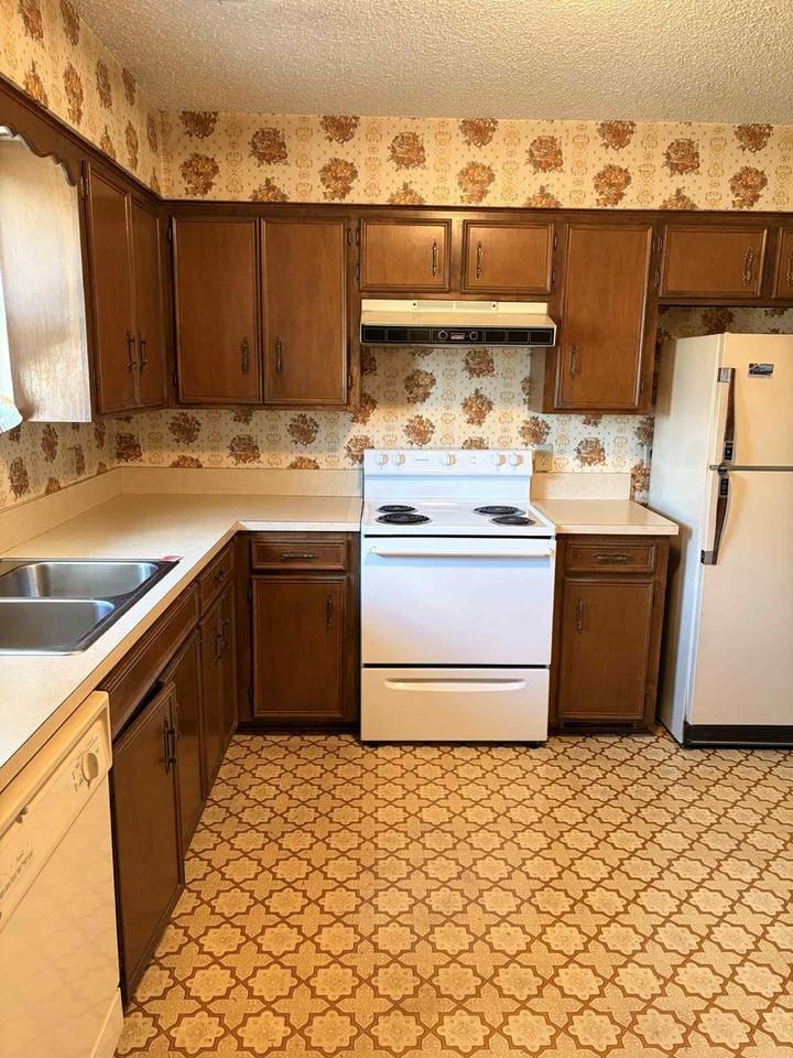 2148 Forest Dr - Photo 3 of 11