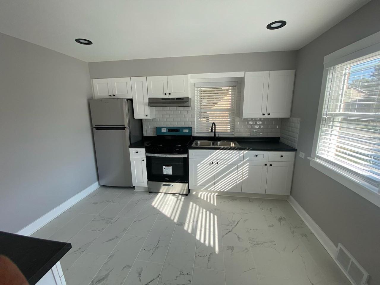 Astoria Commons Apartments - Photo 7 of 16