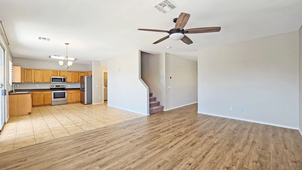 16233 Miami Street - Photo 7 of 29