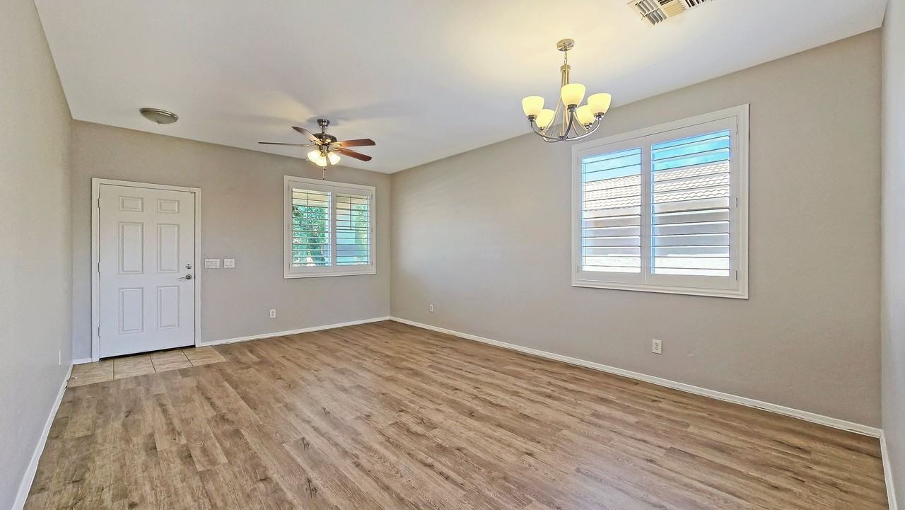 16233 Miami Street - Photo 5 of 29