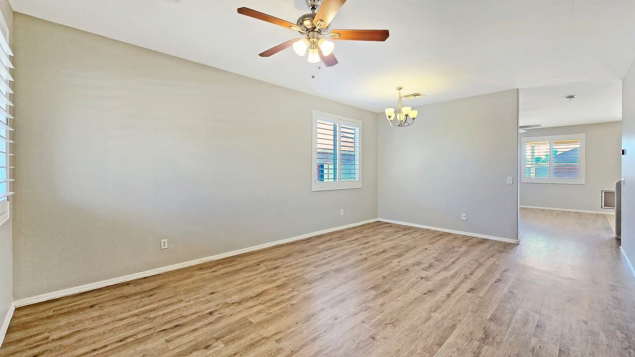 16233 Miami Street - Photo 4 of 29