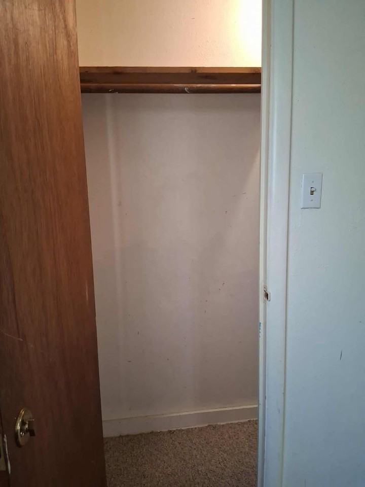 215 1/2 Jackson St - Photo 6 of 6