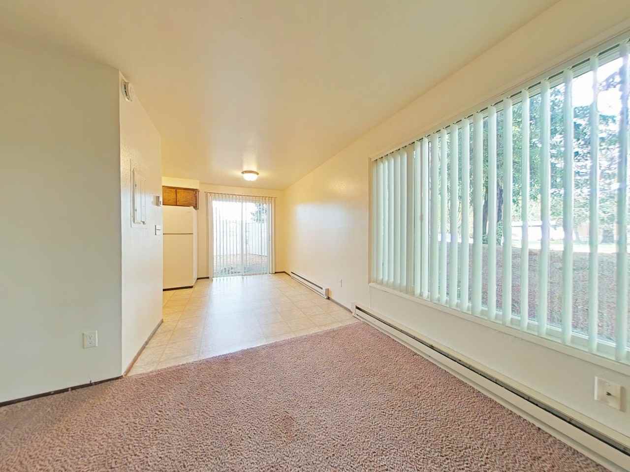 957 Nw Oak Ave - Photo 2 of 12
