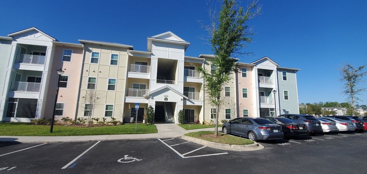 4959 Key Lime Dr #303 - Photo 2 of 14