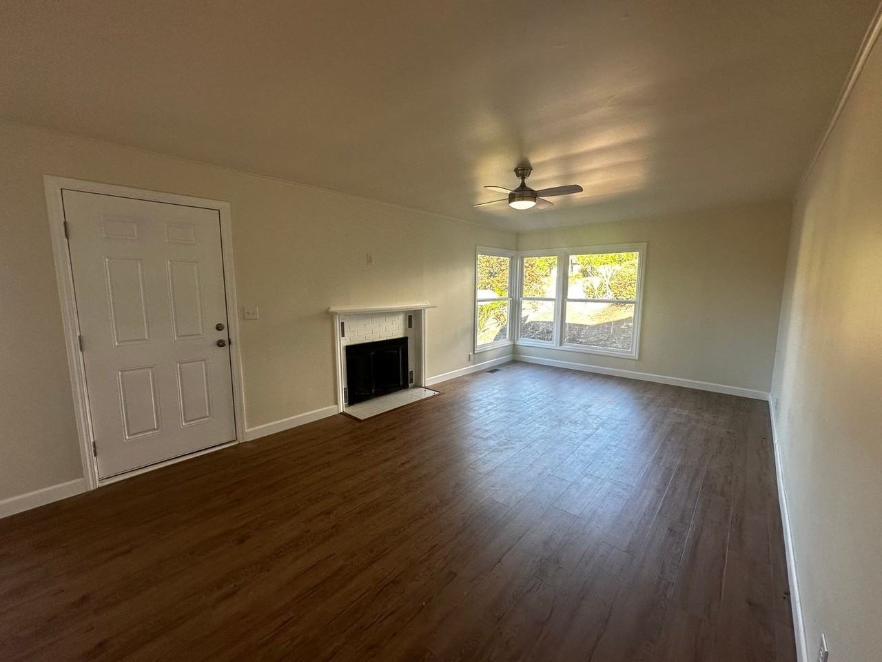 1349 Ne Brooklyn Ave - Photo 2 of 9