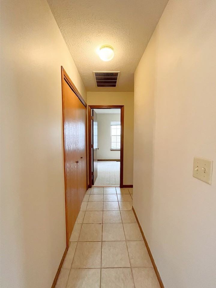 3520 Thornhill Cir E - Photo 7 of 16