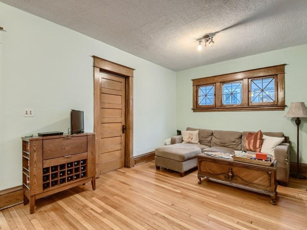 1510 Hague Ave - Photo 2 of 19