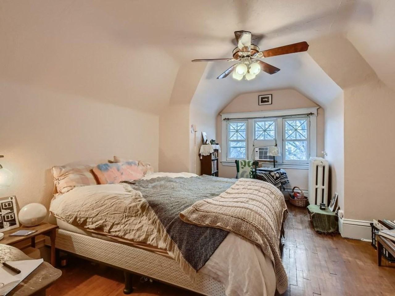 1510 Hague Ave - Photo 2 of 19