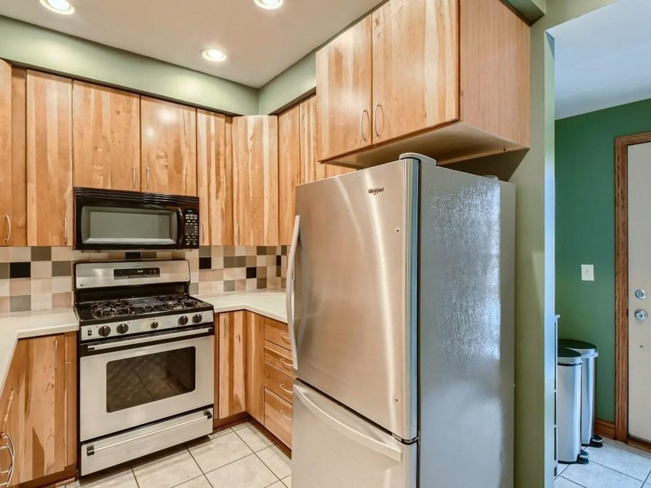 1510 Hague Ave - Photo 2 of 19