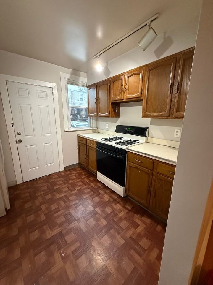 6316 Marsden St - Photo 7 of 16