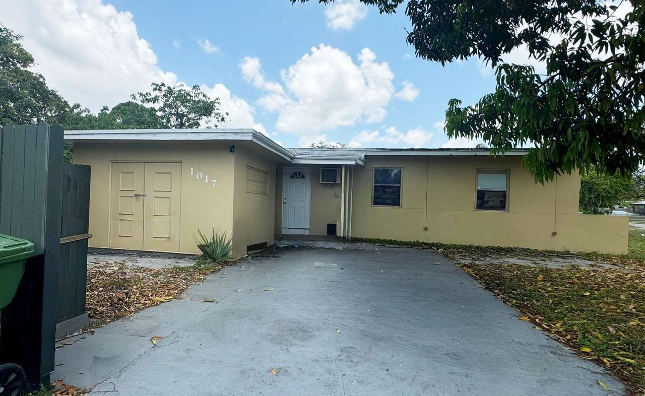 1017 Nw 11th Ct - Photo 2 of 9