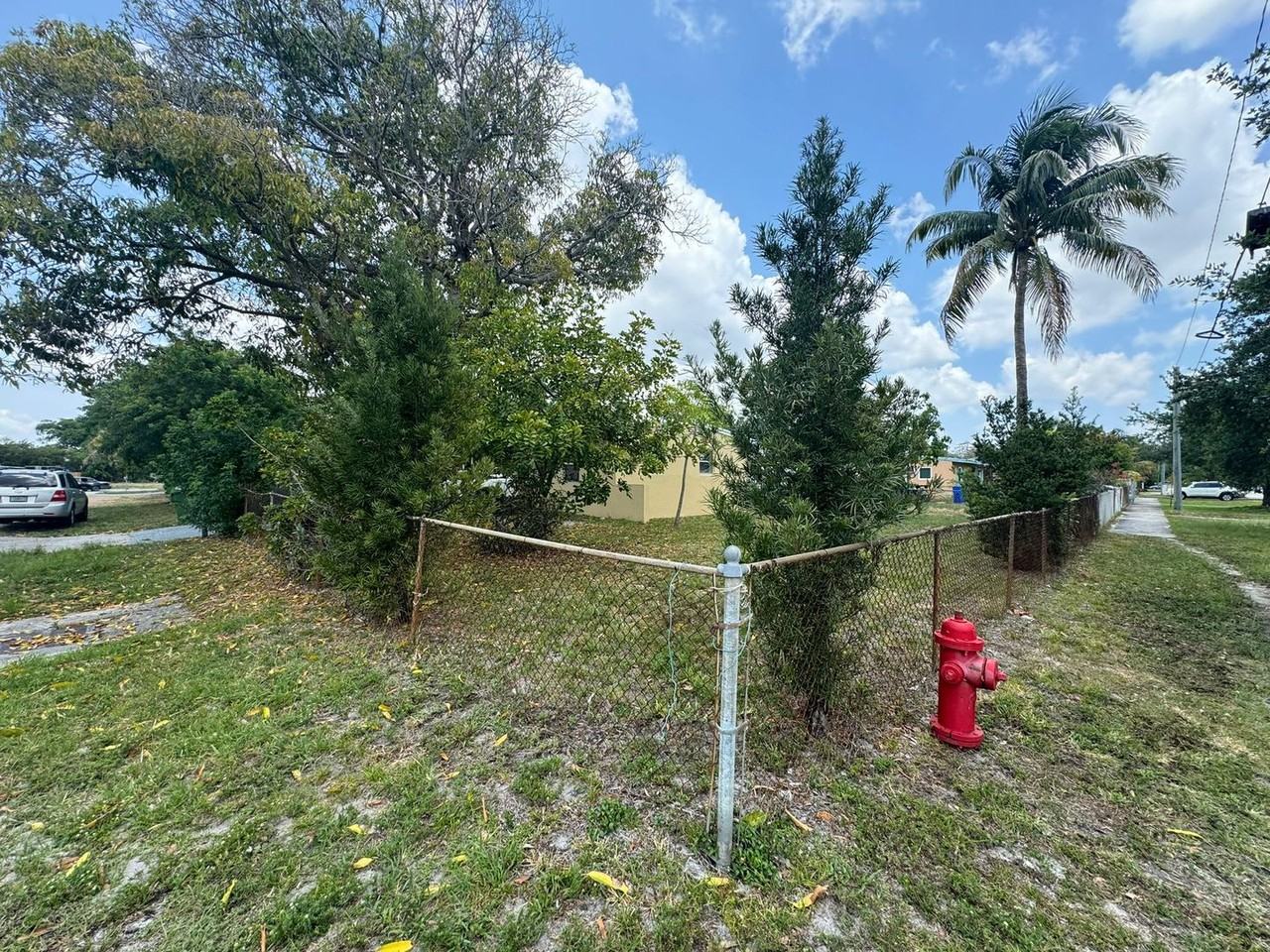 1017 Nw 11th Ct - Photo 6 of 9