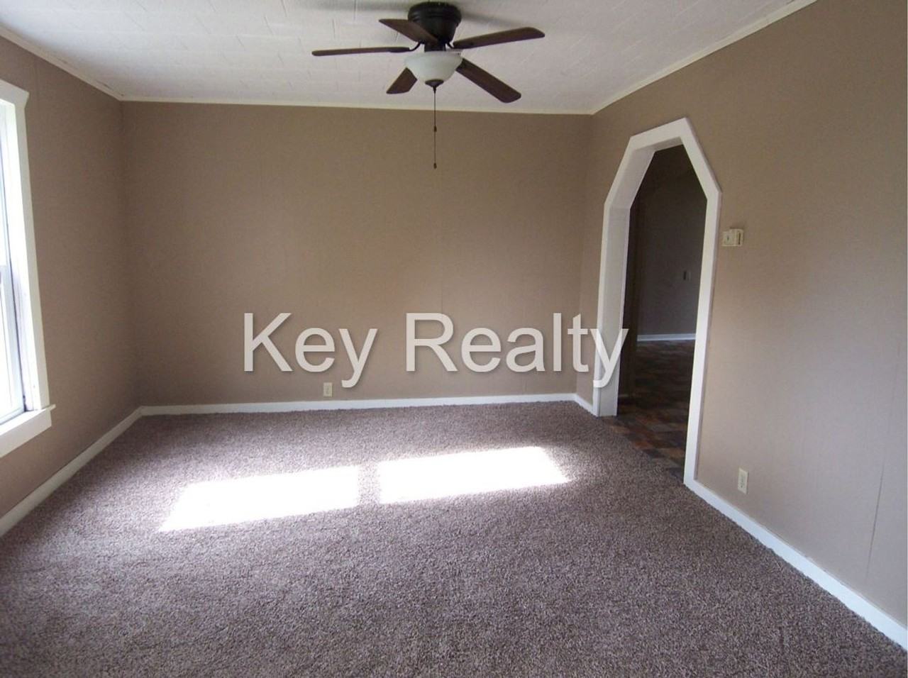 123 Hickory St - Photo 2 of 5