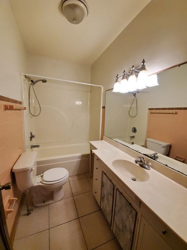 525 S Woodlawn Ave - Photo 4 of 15