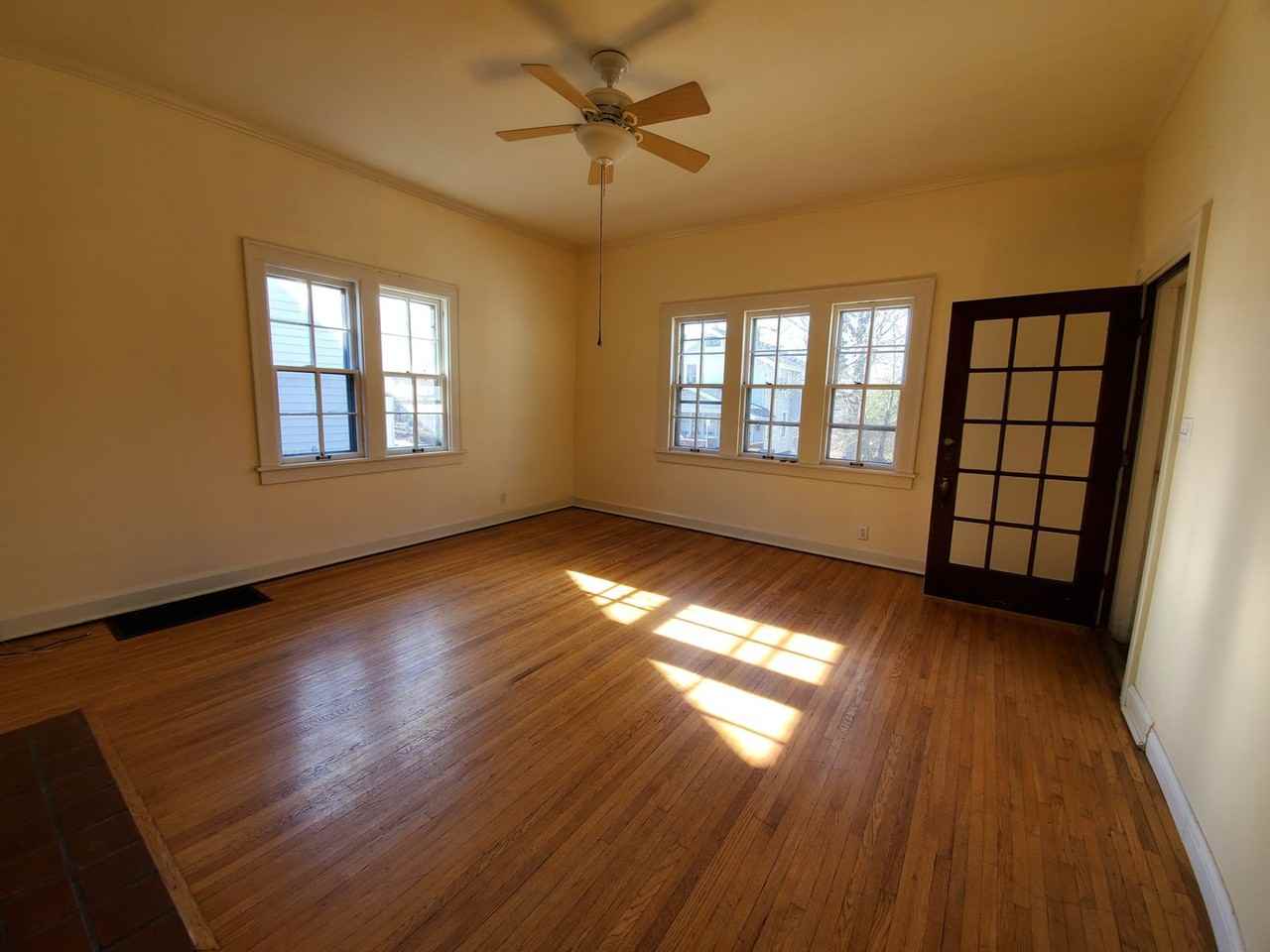 525 S Woodlawn Ave - Photo 6 of 15