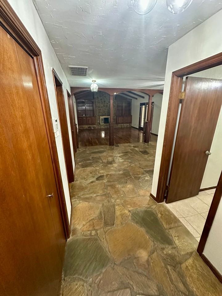 3608 Chatham Court - Photo 6 of 50