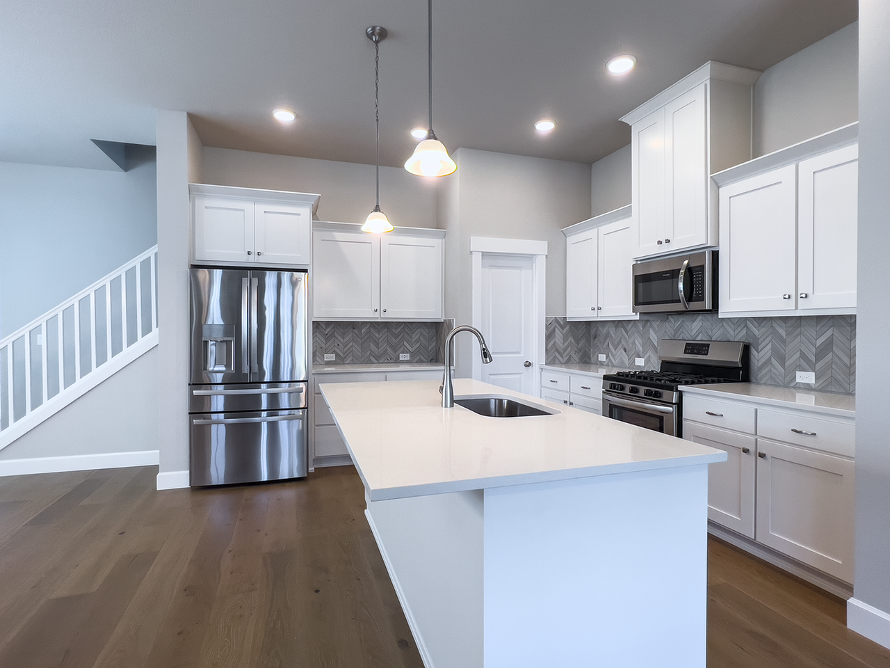 7002 Southeast Genrosa Street - Photo 5 of 28