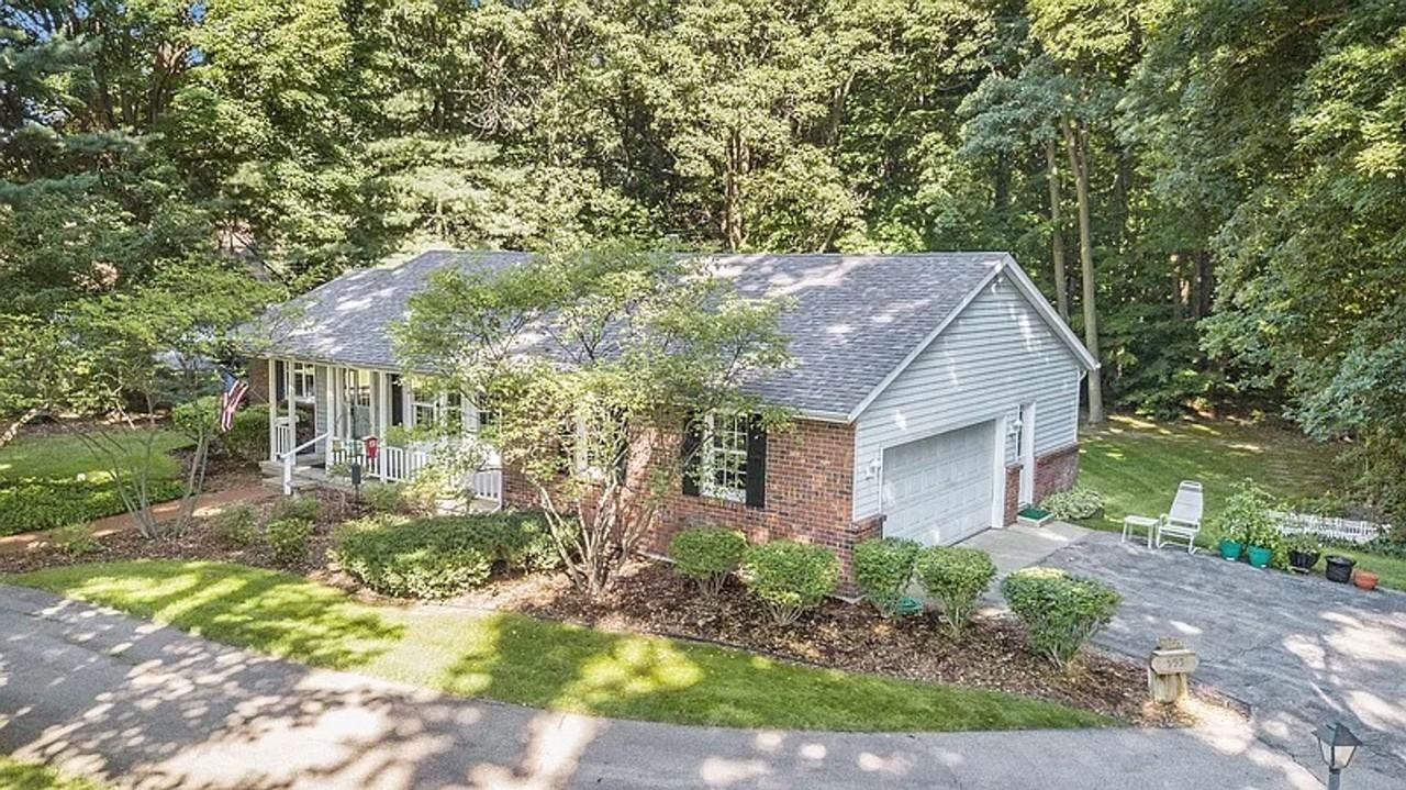 995 Windrow St Se - Photo 2 of 43