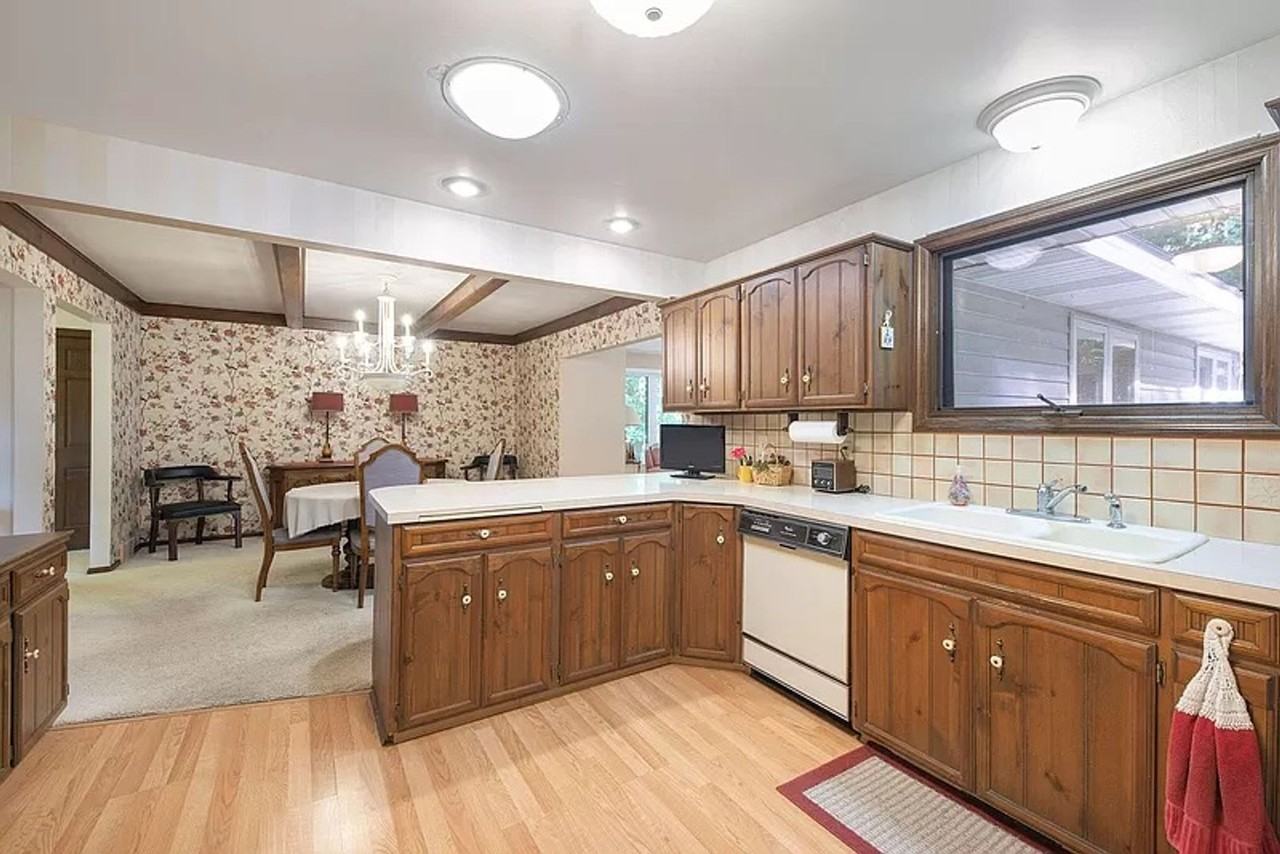 995 Windrow St Se - Photo 4 of 43