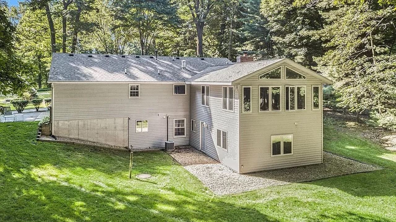 995 Windrow St Se - Photo 5 of 43