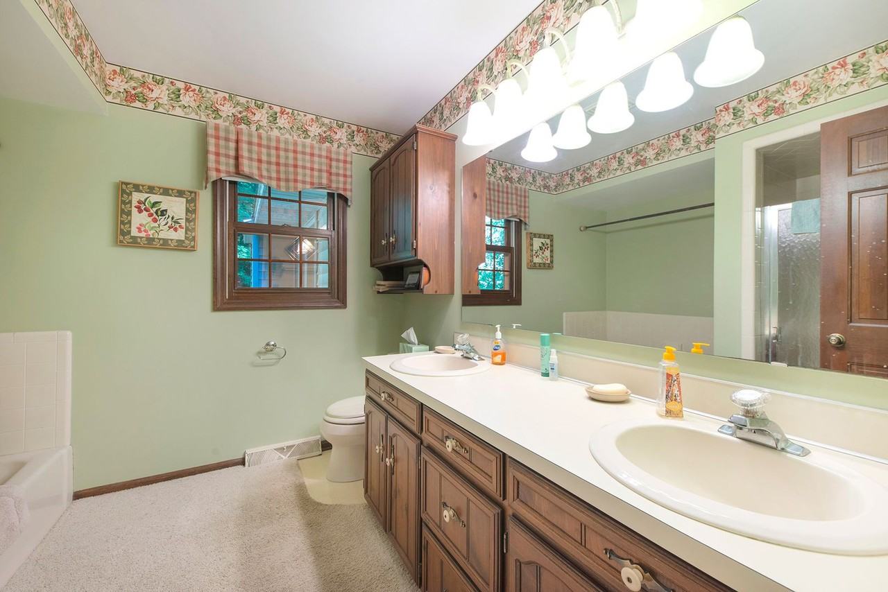 995 Windrow St Se - Photo 6 of 43