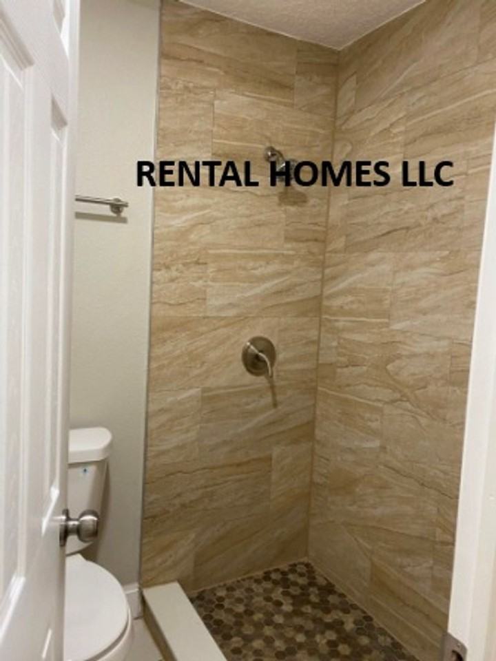 1355 Sophie Blvd - Photo 6 of 12