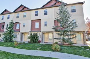 8736 W Pine Valley Ln - Photo 1 of 1