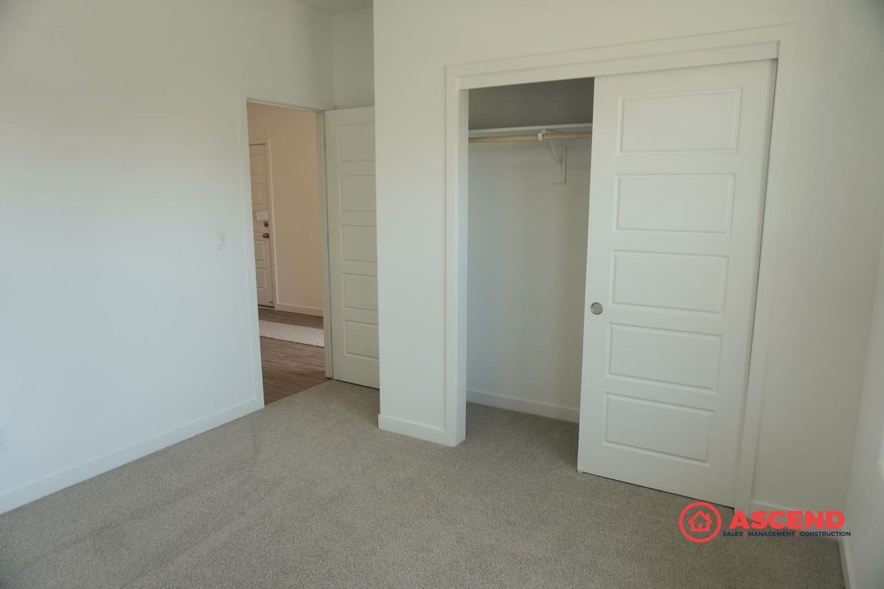 9618 Greenwood Glen Ln - Photo 4 of 19