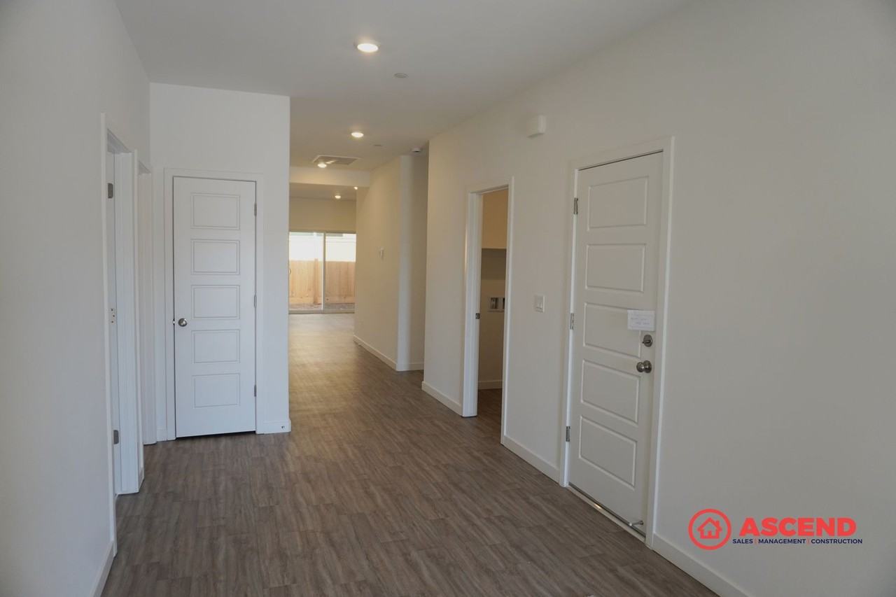 9618 Greenwood Glen Ln - Photo 5 of 19