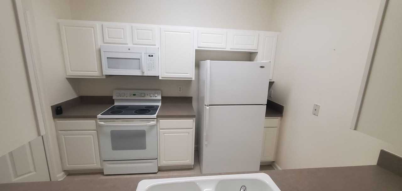 10550 Baymeadows Road - Photo 2 of 29