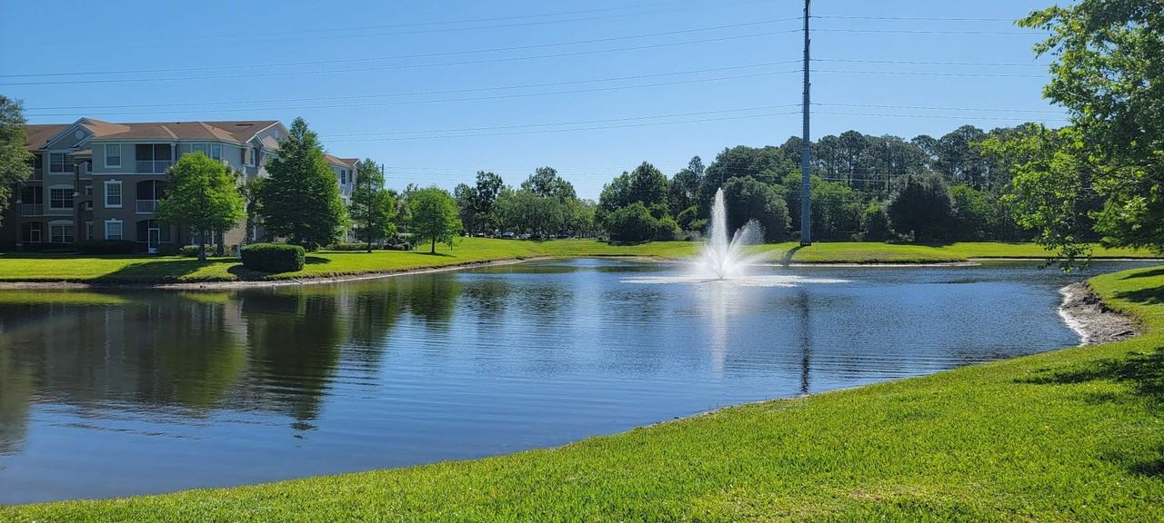 10550 Baymeadows Road - Photo 7 of 29