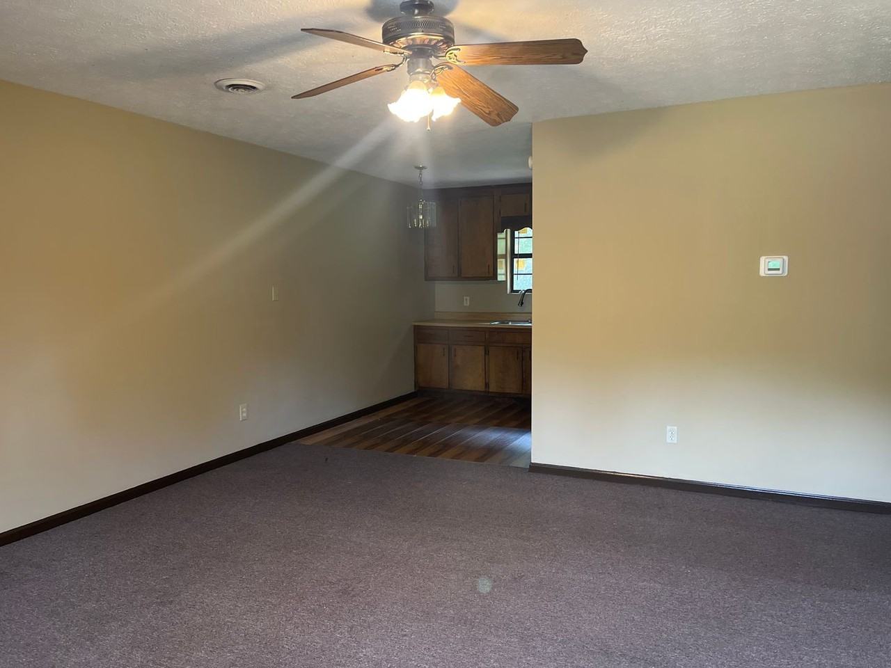 1053B Vineyard Rd - Photo 2 of 8