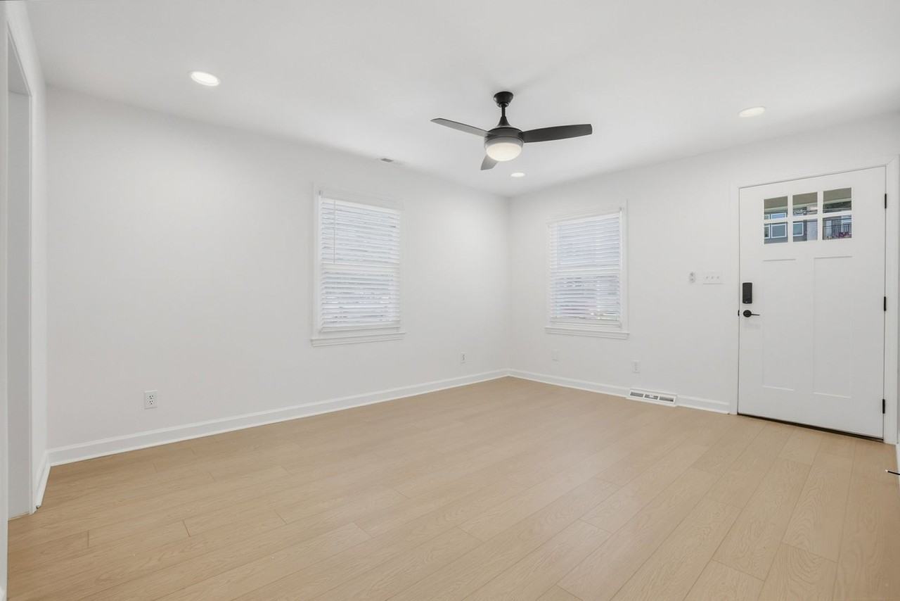 316 Hollis Rd - Photo 6 of 37