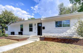 5407 Manor Rd - Photo 1 of 1