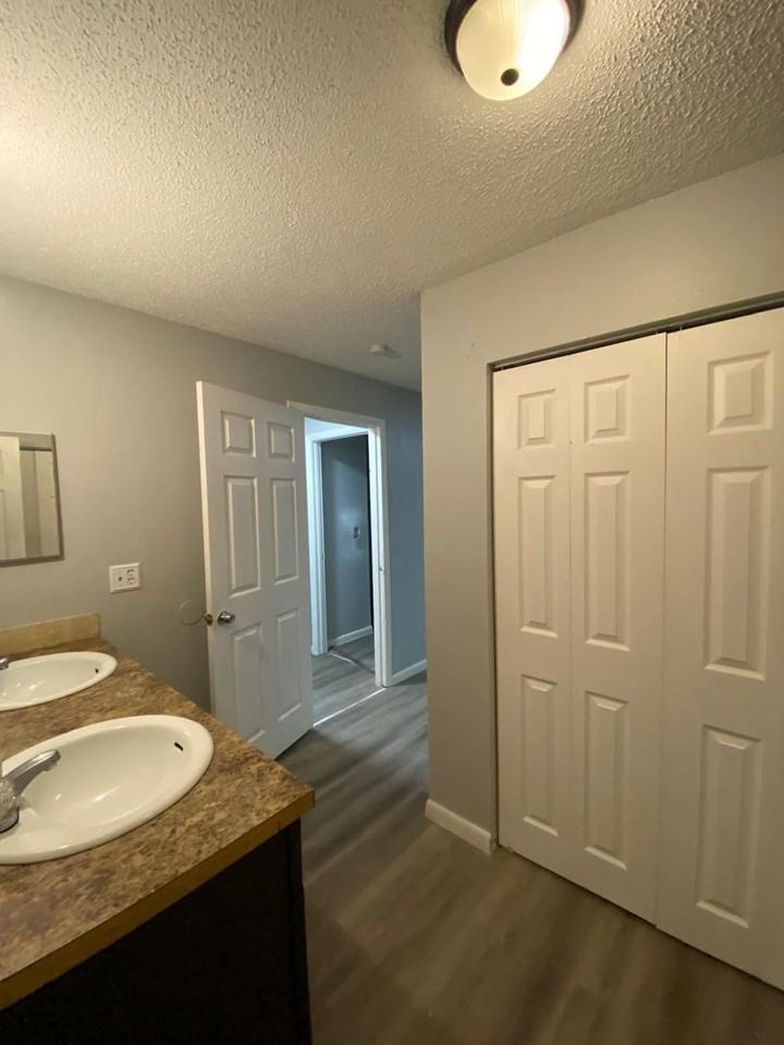 181 Rebecca Ln - Photo 2 of 30