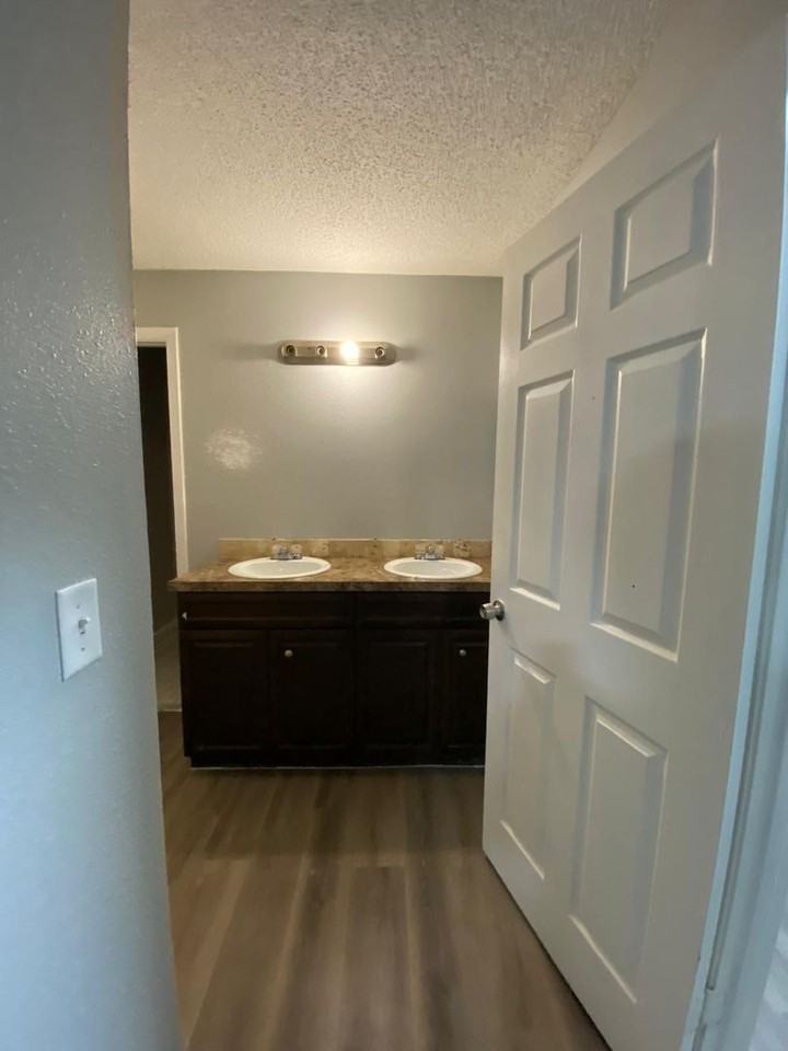 181 Rebecca Ln - Photo 6 of 30