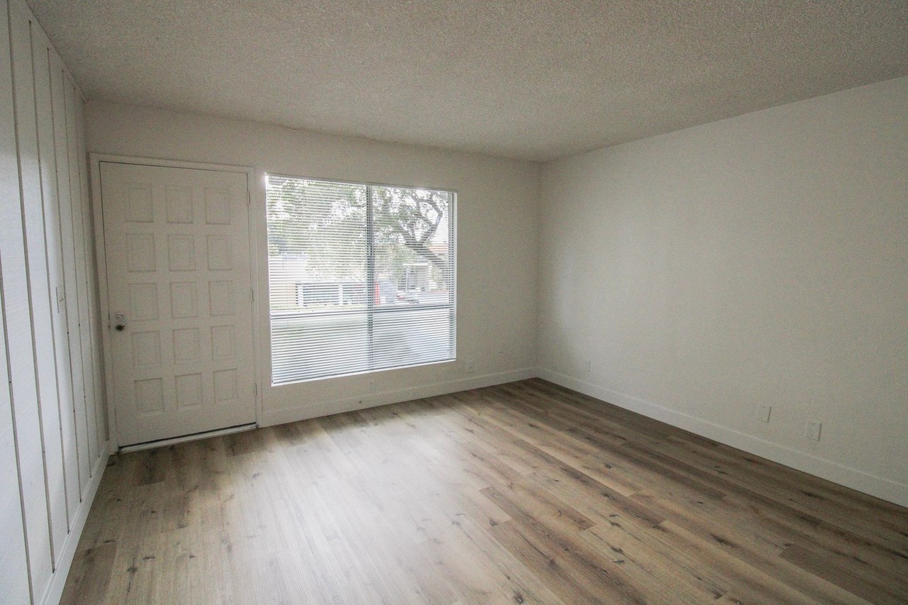 1850 Johnson Ave - Photo 3 of 18