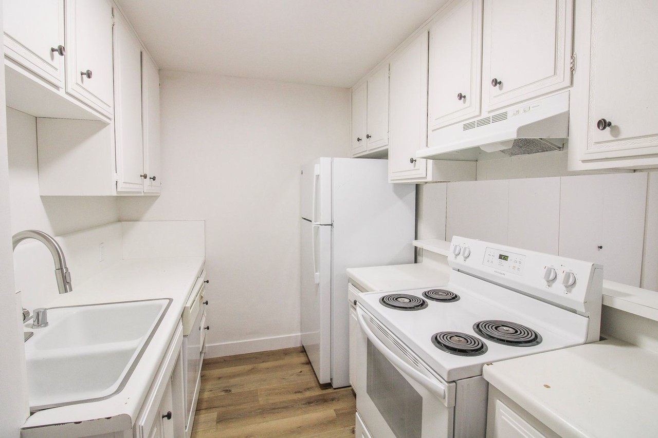 1850 Johnson Ave - Photo 4 of 18