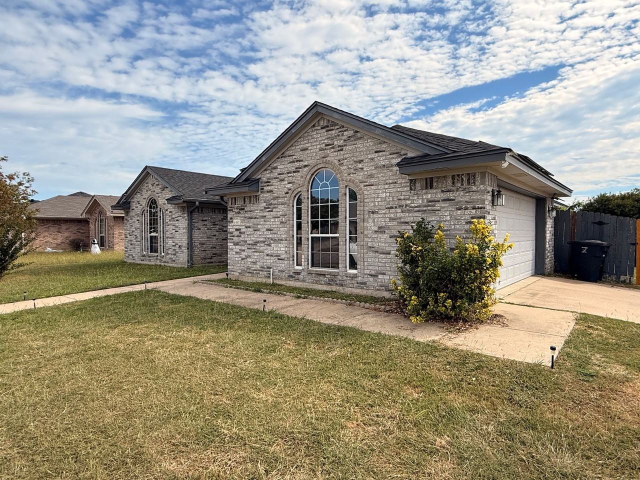 4310 Rosebelle Ave - Photo 2 of 31