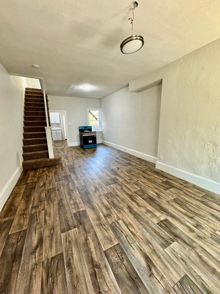 2055 E Stella St - Photo 2 of 17