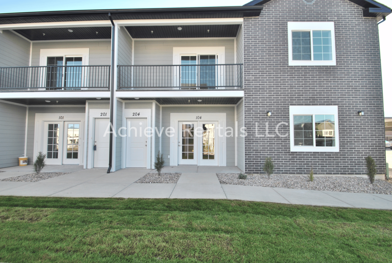 1593 North 110 West - Photo 3 of 16